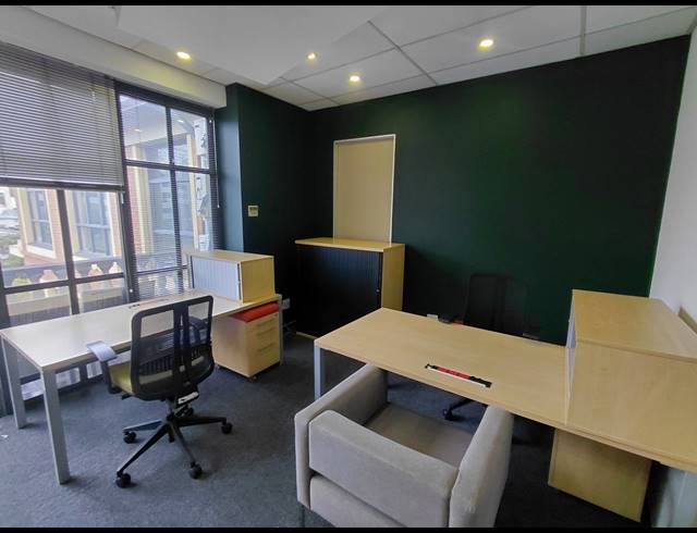 46M² OFFICE TO LET IN FOURWAYS